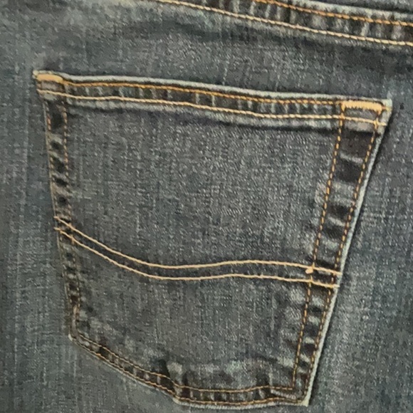 Lee Relaxed Blue Jeans with Classic Indigo Wash - Picture 5 of 9